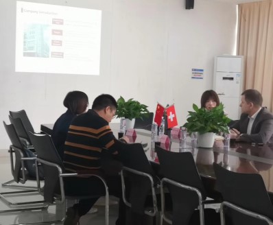 Los clientes europeos visitan nuestra empresa para el desarrollo de la alta calidad Proveedores chinos