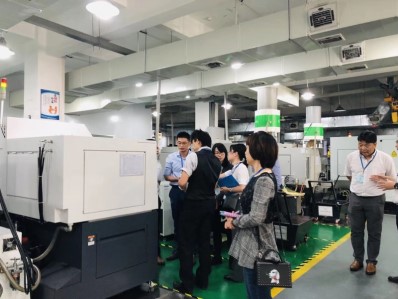 Un cliente en la industria de semiconductores en Japón visitó nuestra empresa.